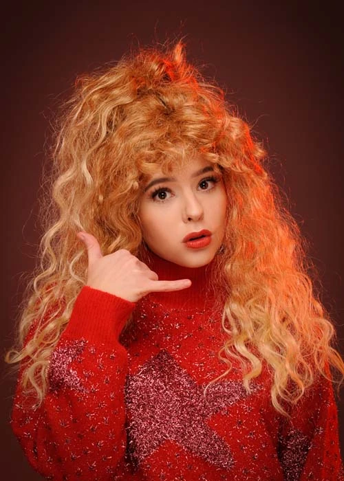 Womens Twin Peaks Lucy Style Blonde Frizzy Wig 4 Womens Twin Peaks Lucy Style Blonde Frizzy Wig - Image 2